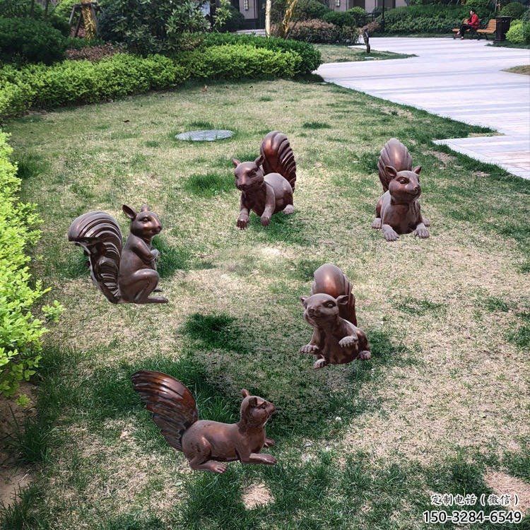 銅松鼠雕塑廠家，動物景觀擺件，仿古元素設計 (2)