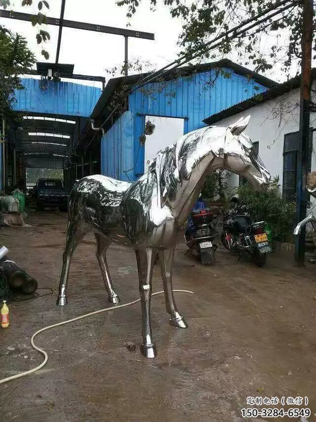 青海庭院戰(zhàn)馬雕塑，動物主題，拋光工藝