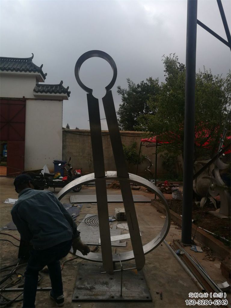 步行街圓規(guī)雕塑 游樂(lè)場(chǎng)景觀雕塑 鑄造標(biāo)識(shí)雕塑