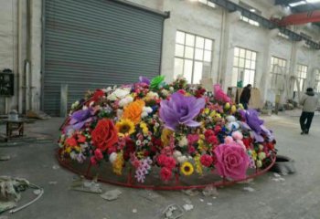 金屬花籃景觀雕塑通用，城市雕塑，彩色玫瑰花花籃雕塑指用
