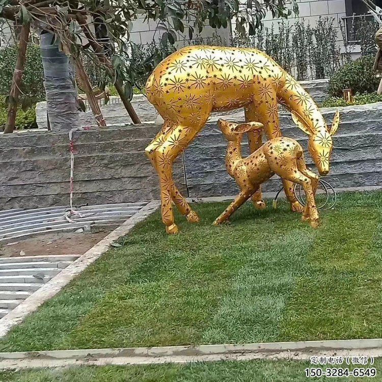小鹿雕塑展品，透雕工藝，戶外鏤空小鹿雕塑精品