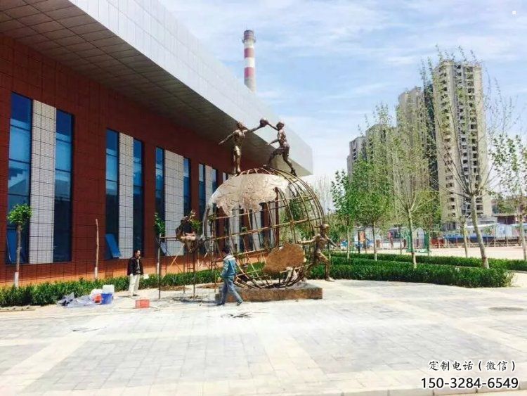 地球儀雕塑定價(jià),拉絲工藝,地球儀人物雕塑制作 地球儀雕塑定價(jià),拉絲工藝,地球儀人物雕塑制作