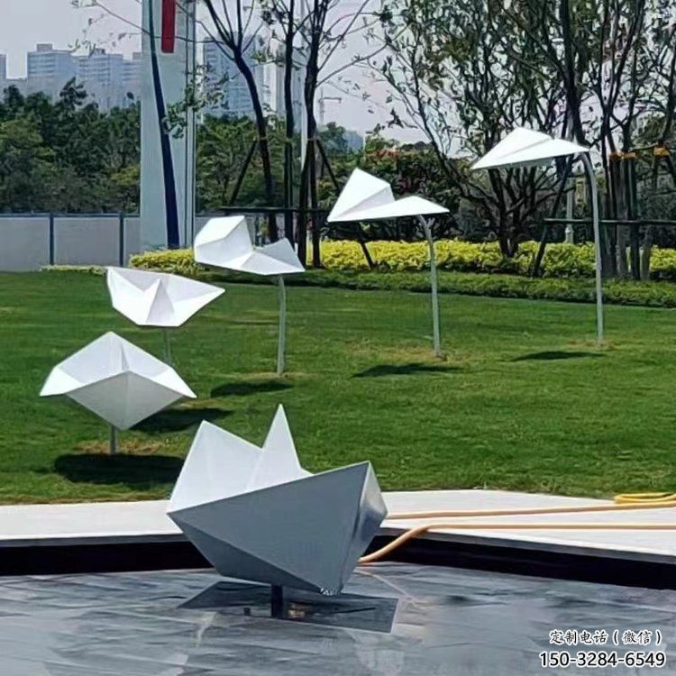 紙船雕塑優選，白鋼構件，景觀折紙船雕塑廠家