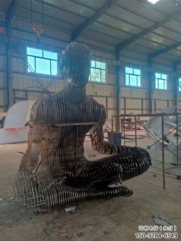 鏤空編織人物雕塑制造，白鋼構(gòu)件，鐵藝人物雕塑提供