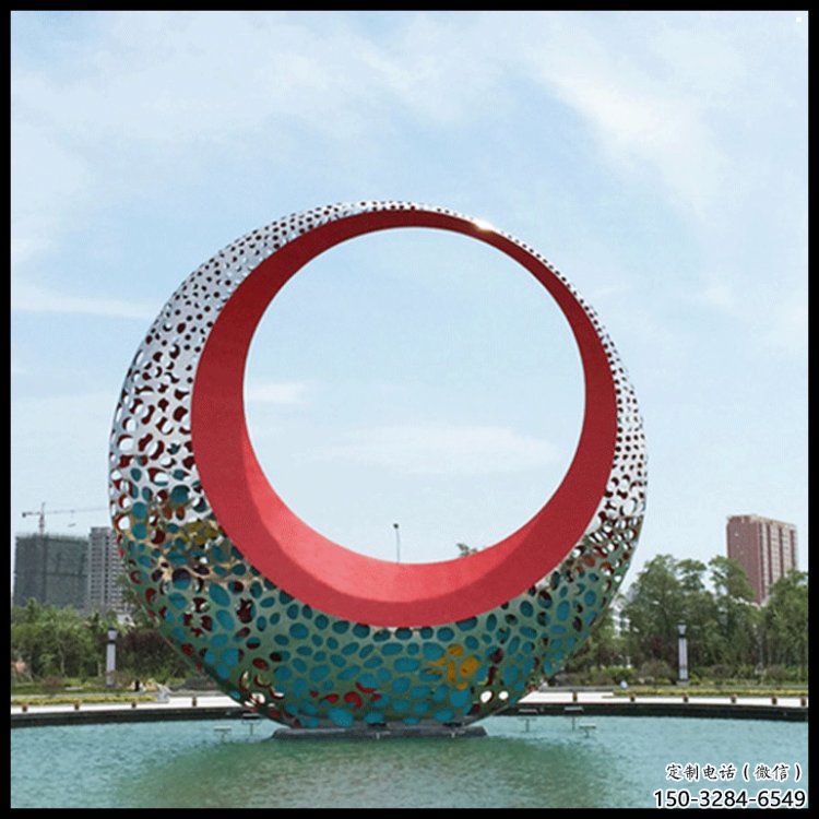 小區(qū)月牙雕塑，拉絲景觀雕塑，抽象效果