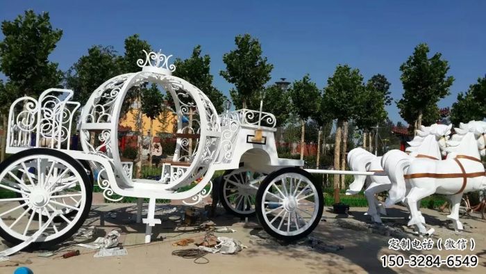 甘南廣場(chǎng)馬車(chē)雕塑 甘南廣場(chǎng)馬車(chē)雕塑
