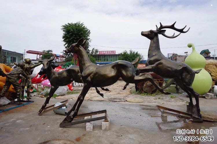 南岸戶外小鹿批發(fā)，動物雕塑，梅花鹿銅雕塑供求